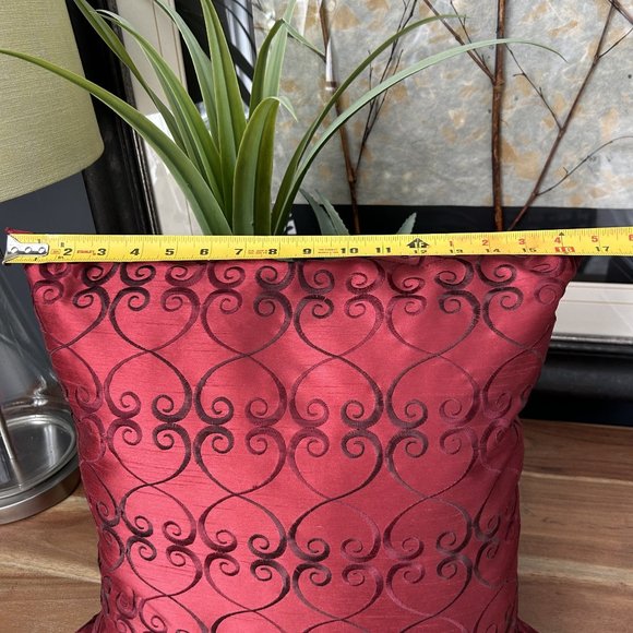 Pier One Cushions/Pillows Red /Burgundy With Embroidered Detail Set/2 - Picture 4 of 9